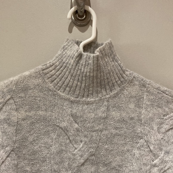 Gray Vineyard Vines turtleneck sweater, size XXS - Picture 3 of 9
